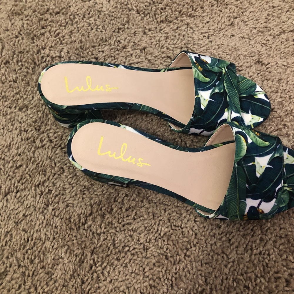 Lulu’s Sandals - Picture 2 of 3